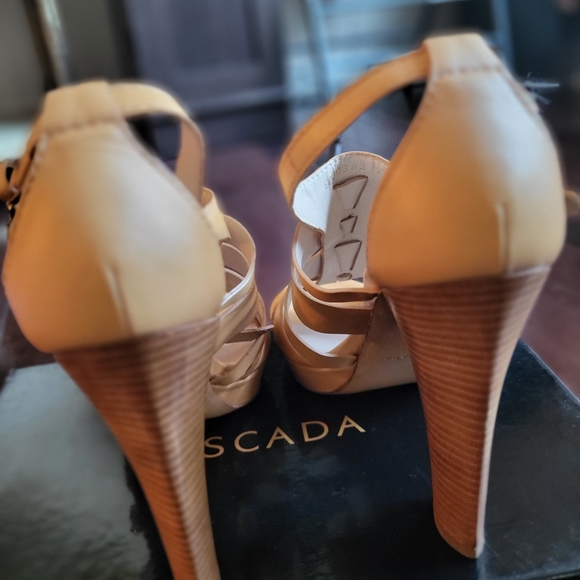 Escada sandals - Picture 5 of 8